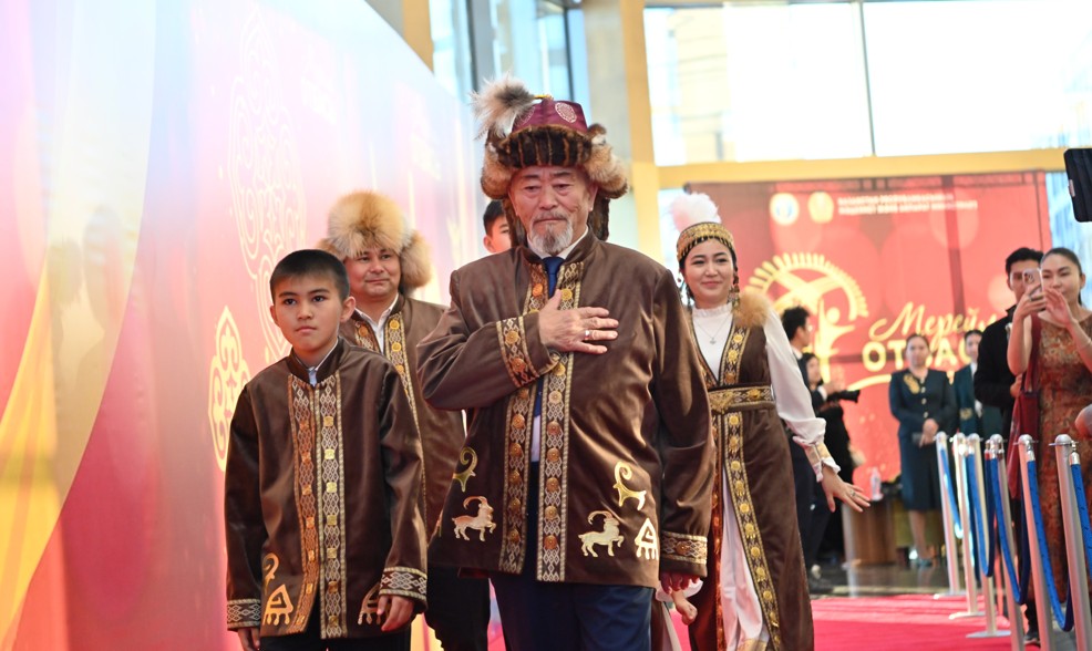 Otbasy men áýlet qundylyǵyn asqaqtatqandar