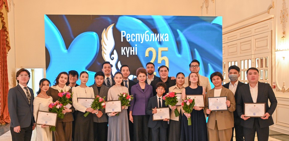 Jas ónerpazdardyń laıyqty marapaty