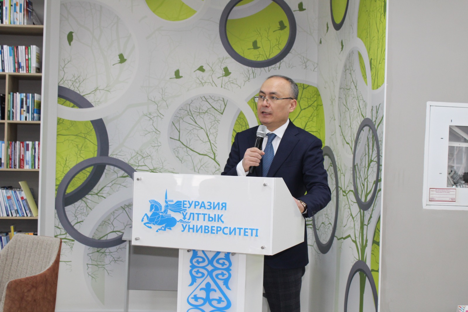 Baqytjan Orazalıev: «Zamanaýı kitaphana oqyrmanǵa qolaıly jaǵdaı jasaýymen erekshelenýi kerek»