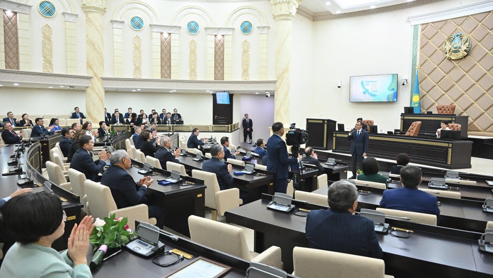 Senattaǵy saltanatty rásim