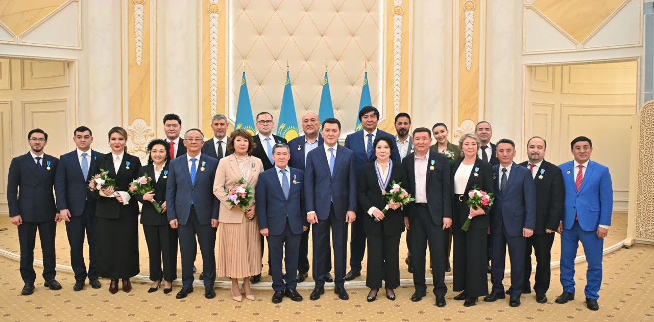 Memlekettik nagradalar tapsyrdy