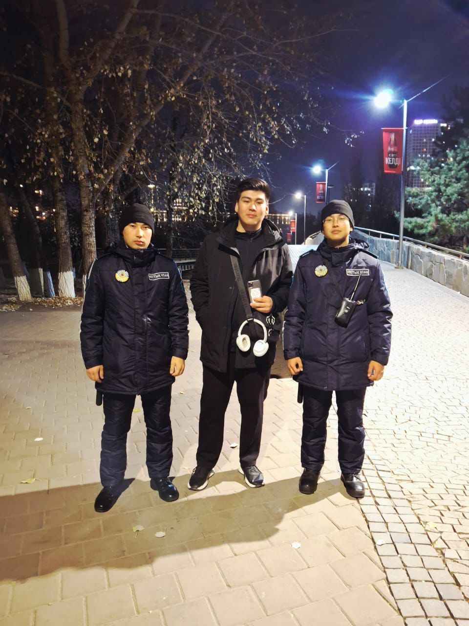 Ulandyqtar joǵalǵan smartfondardy ıelerine qaıtardy