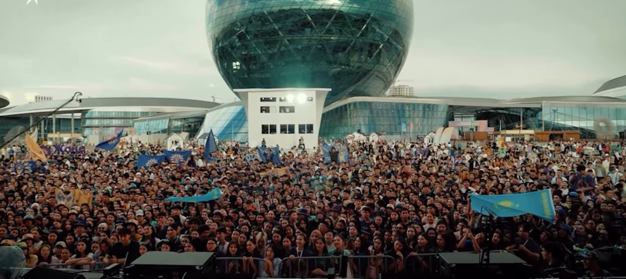 «Jańa adamdar» qozǵalysy Respýblıka kúnimen quttyqtady