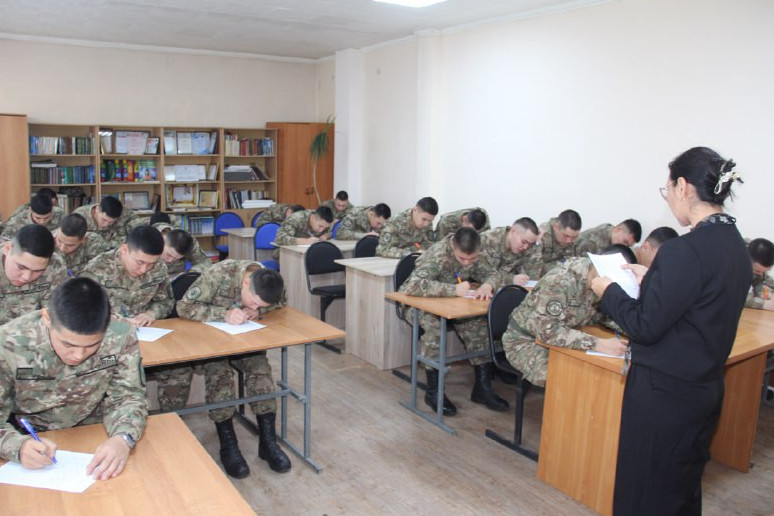 Ulttyq ulan sarbazdary dıktant jazdy