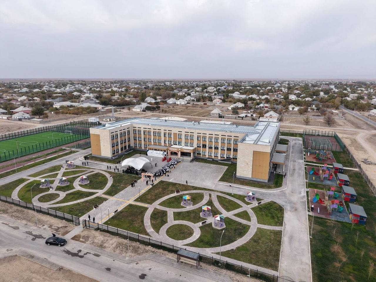 Jańa mektepter ashyldy