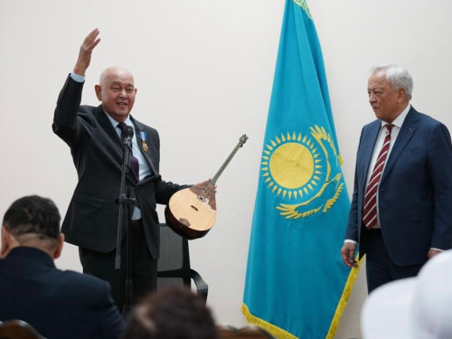 Birqatar qalamger memlekettik nagradalarmen marapattaldy