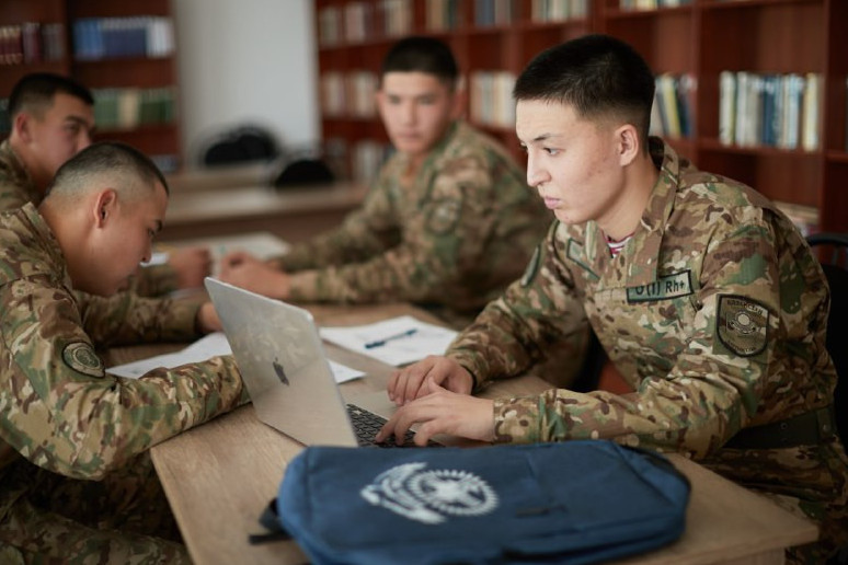 Ulttyq ulan sarbazy áskerı mýltfılm jasap shyqty