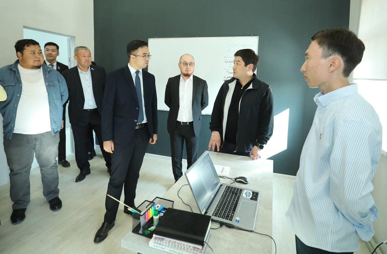 Qaraqııa aýdanynda jastar resýrstyq ortalyǵy ashyldy