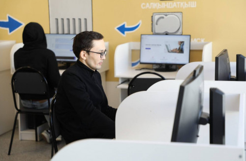 «Keleshek mektepteriniń» pedagogteri biliktilikti arttyrý kýrstarynan ótti