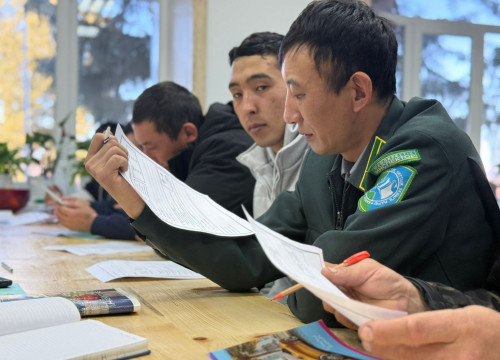 Ormanshylar aǵylshyn tilin úırenip jatyr