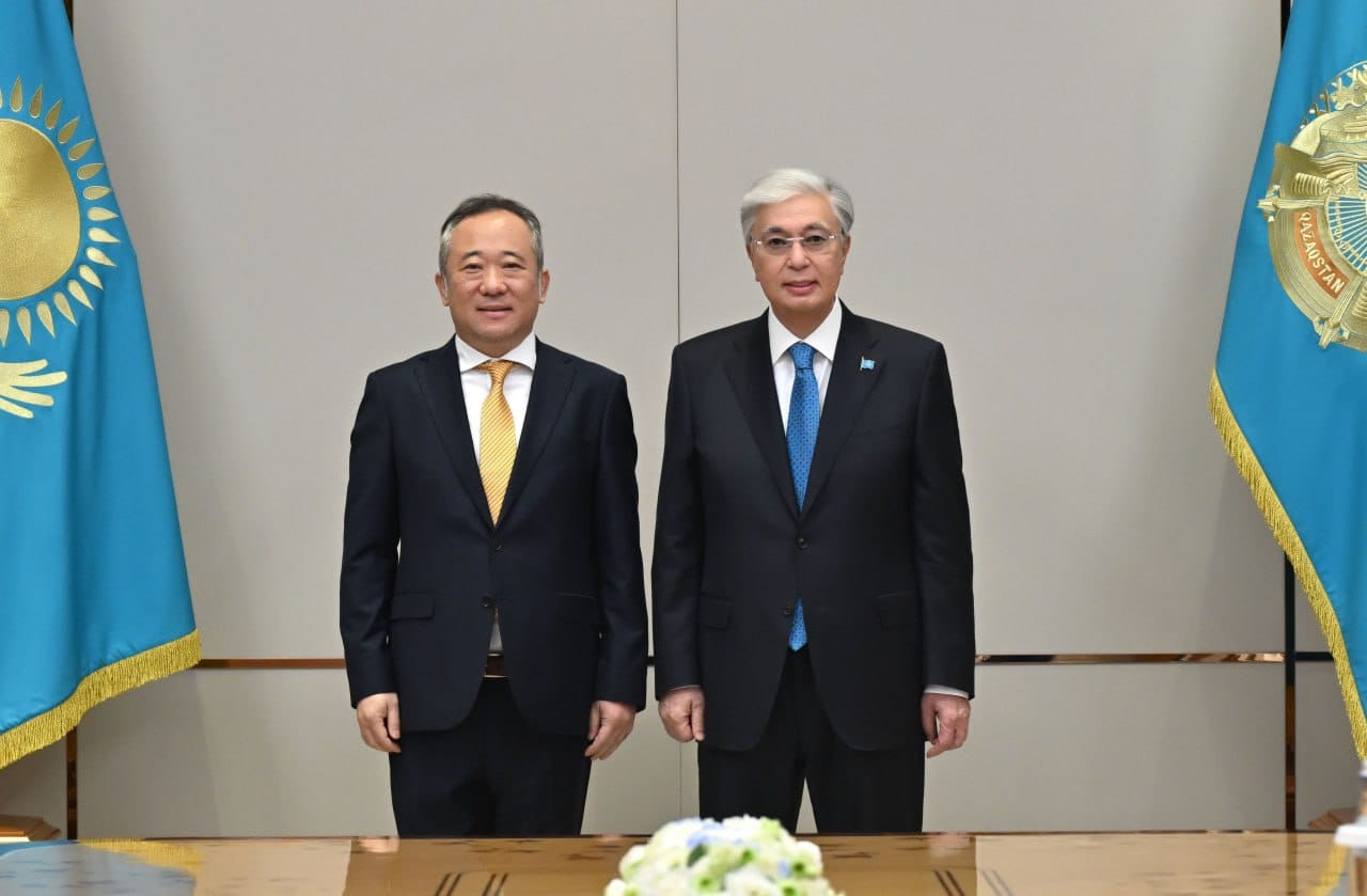 Memleket basshysy Beıjiń Til jáne mádenıet ýnıversıtetiniń prezıdentin qabyldady