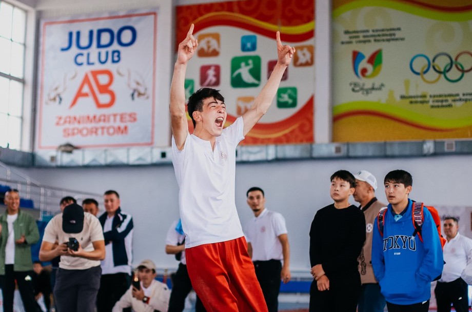 Ulttyq dástúrdi dáriptegen týrnır