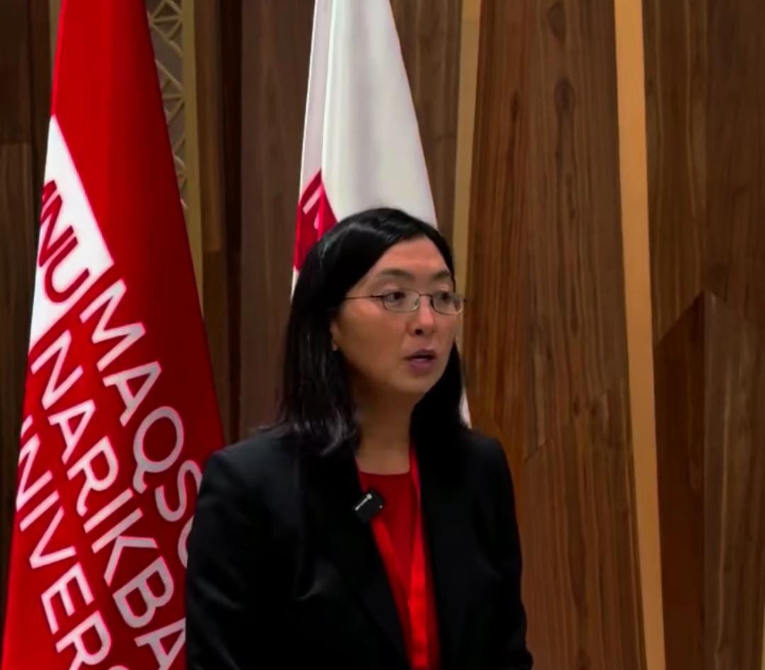 Dınara Zákıeva amerıkalyq delegasııamen júzdesti