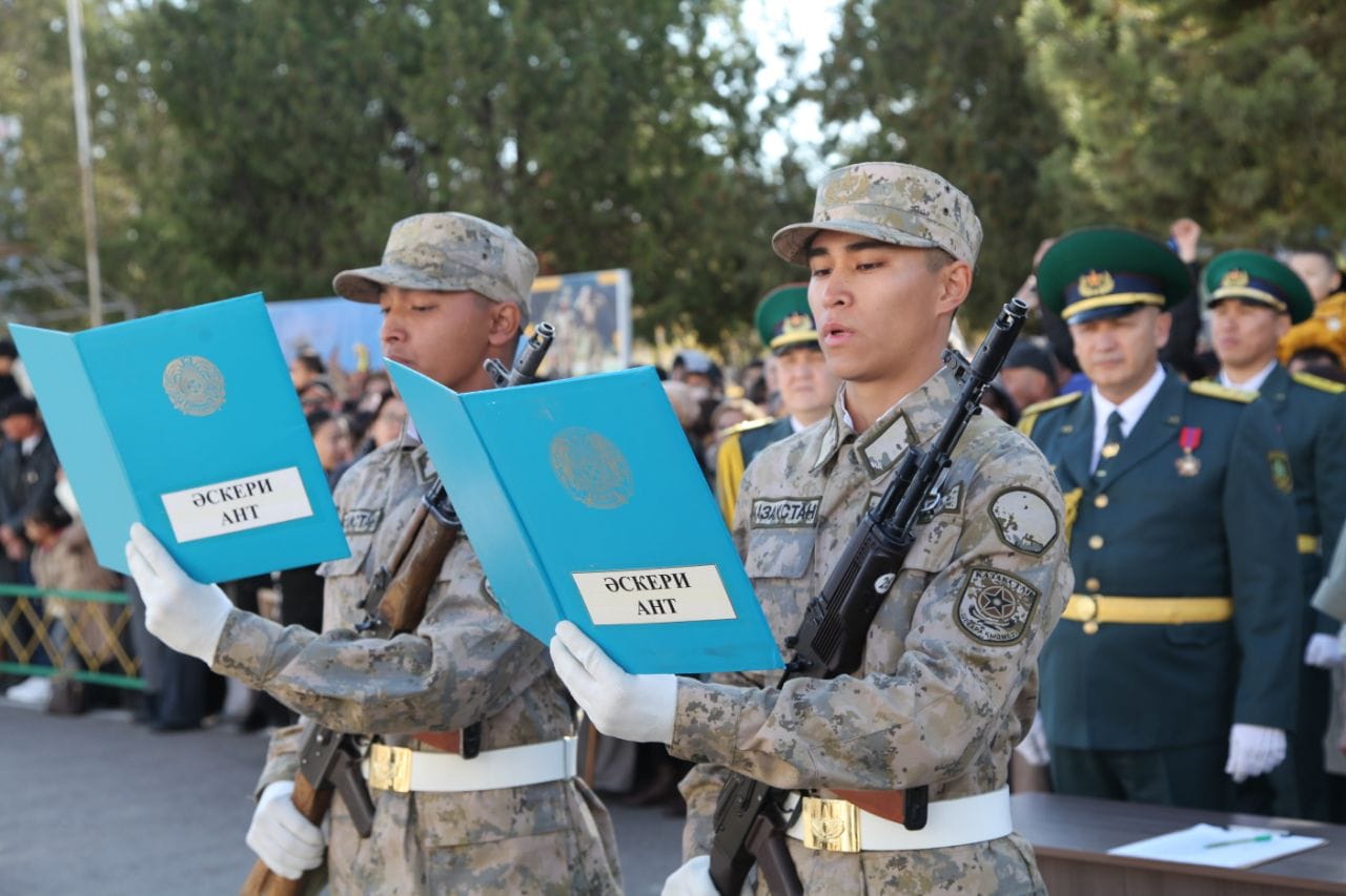 Sarbazdar áskerı ant qabyldady