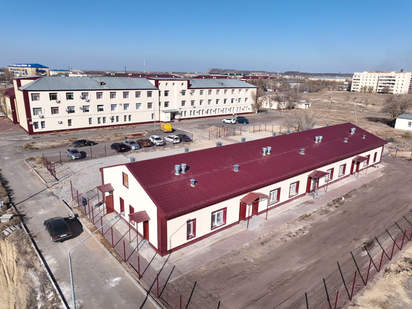 Kendi ólke kórkeıip keledi