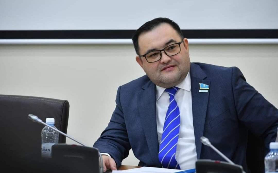 Eldik tutastyqqa úndeıdi