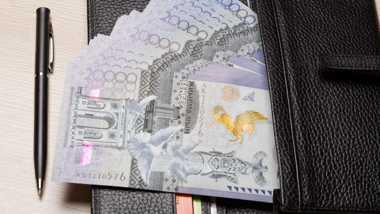 Depýtat klıentterdiń aǵymdaǵy shotyndaǵy somaǵa paıyz esepteýdi usyndy