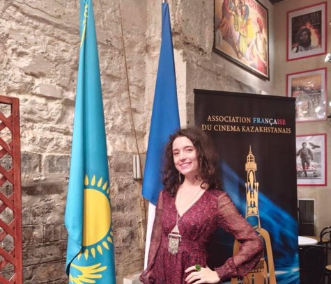 Qazaq tiline qushtar fransýz qyzy