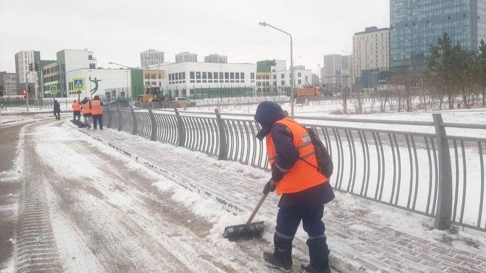 Elorda aýmaǵynan neshe tekshe metr qar shyǵaryldy?