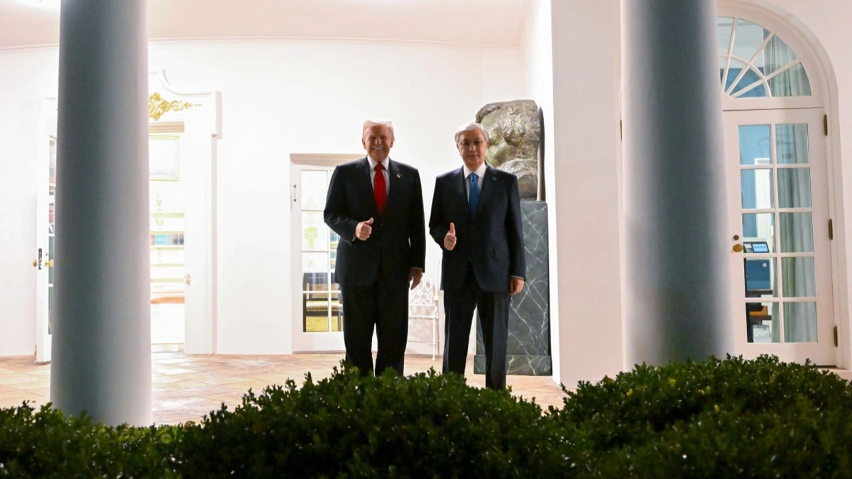 Qasym-Jomart Toqaev pen Donald Tramp erkin formatta áńgimelesti
