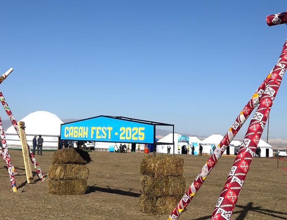 Eńbekkerlerdiń mereıin tasytty