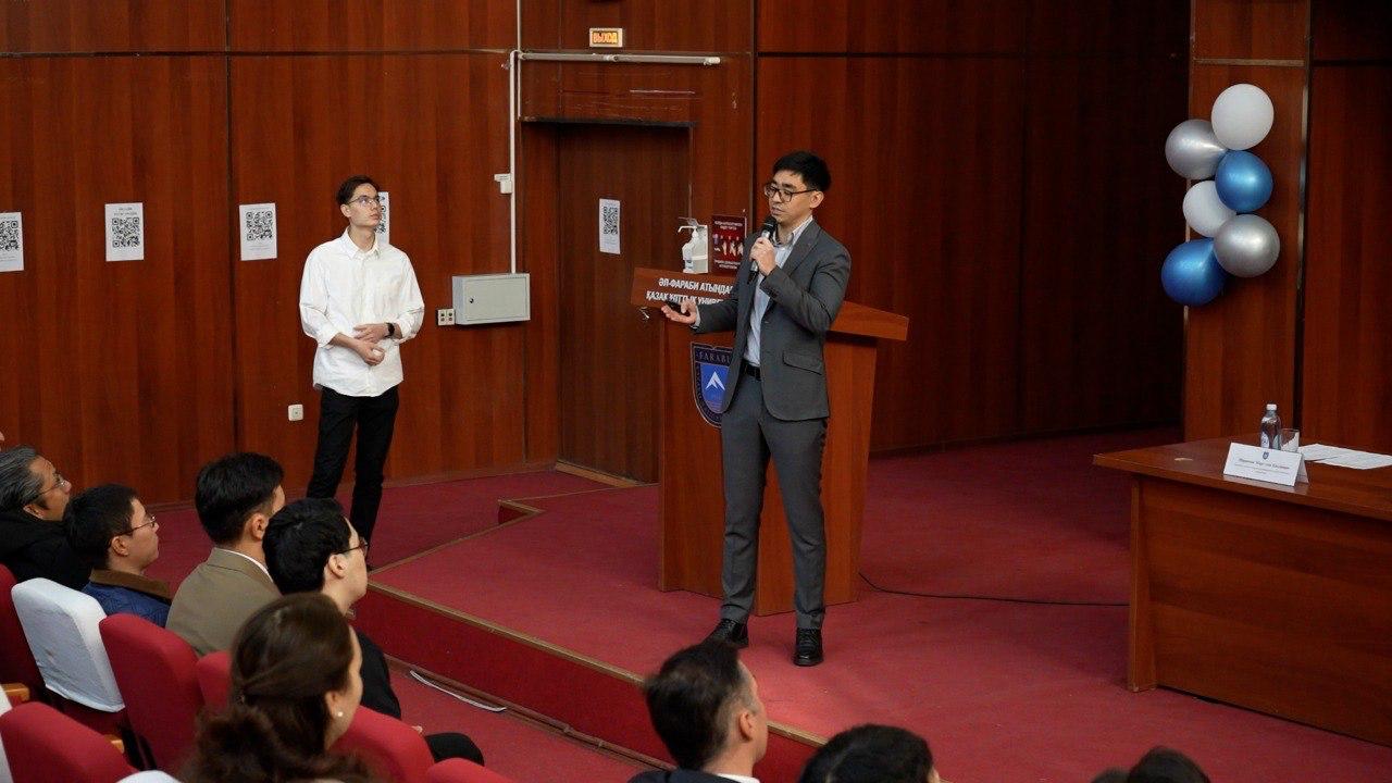 Jasandy ıntellekt: Ǵalymdar iri tildik modelderdi qoldanysqa engizedi