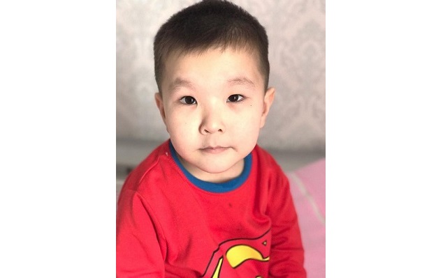 Babasy erlik jasaǵan kúni týǵan ul