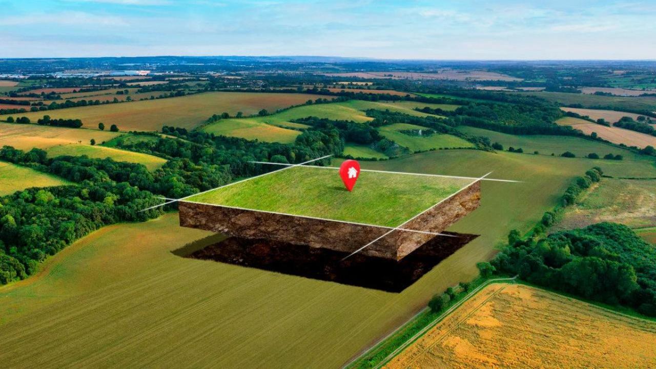 Qaıtarylǵan jerlerdiń neshe gektary halyqqa berildi?