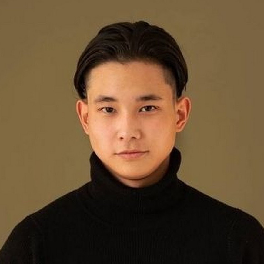 App Store-de kóshbasshy: qazaq jigitteri jasap shyqqan aǵylshyn tilin úıretý qosymshasy álemdi dúr silkintti