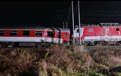 Slovakııada eki poıyz soqtyǵysyp, ondaǵan adam zardap shekti