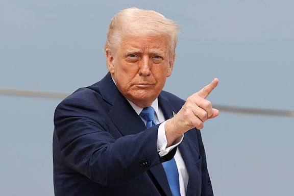 Tramp Venesýela ústinen áýe keńistigin jabatynyn jarııalady