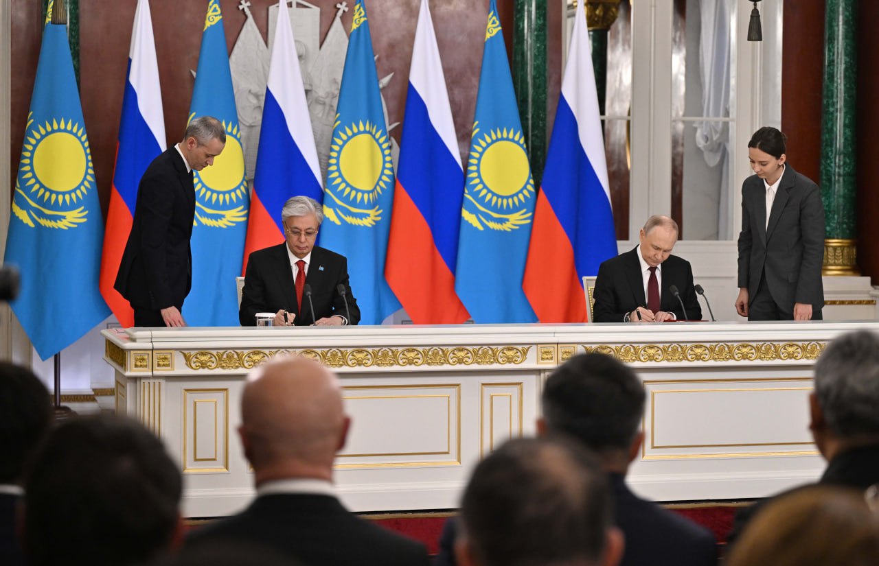 Qazaqstan-Reseı qarym-qatynasyn odaqtastyq deńgeıge jetkizý jónindegi deklarasııaǵa qol qoıyldy