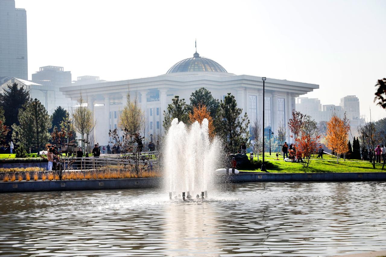 Almatyda ashylǵan jańa skverge Nurlan Smaǵulov qory 1 mlrd teńge bóldi