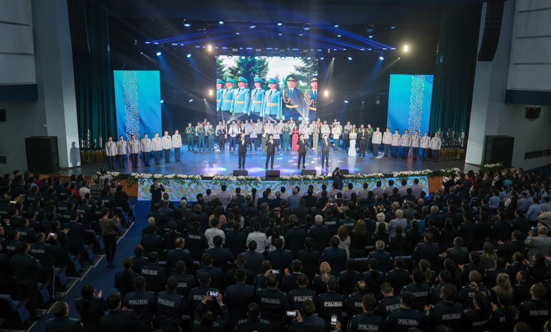 Qazirgi zaman qaharmany kim?