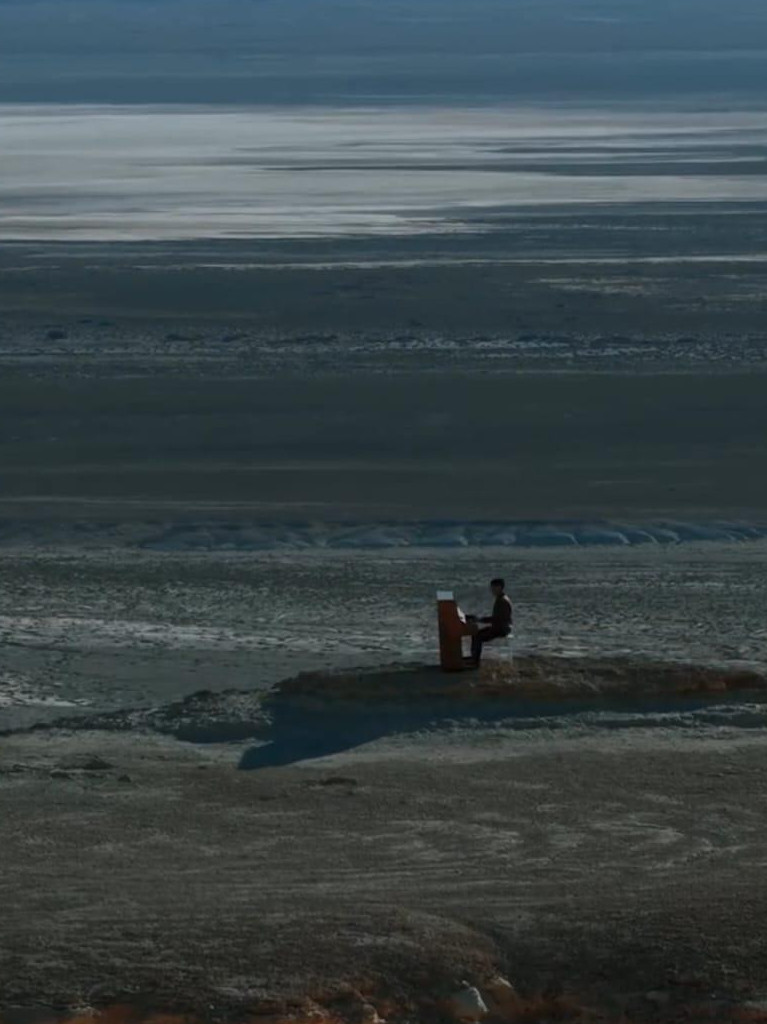 О́nerpaz Bozjyra shatqalynda «Interstellar» fılminiń kompozısııasyn oryndady