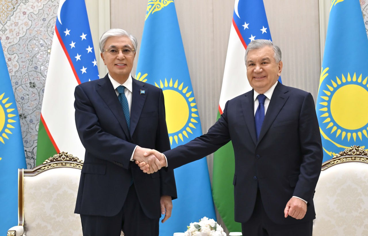 Prezıdent memlekettik saparmen О́zbekstanǵa bardy