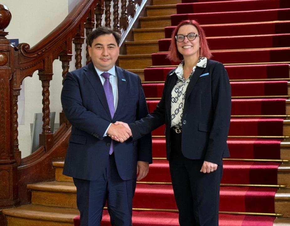 EYDU alańynda Qazaqstan men Fransııa memlekettik qyzmet salasyndaǵy yntymaqtastyqty nyǵaıtýda