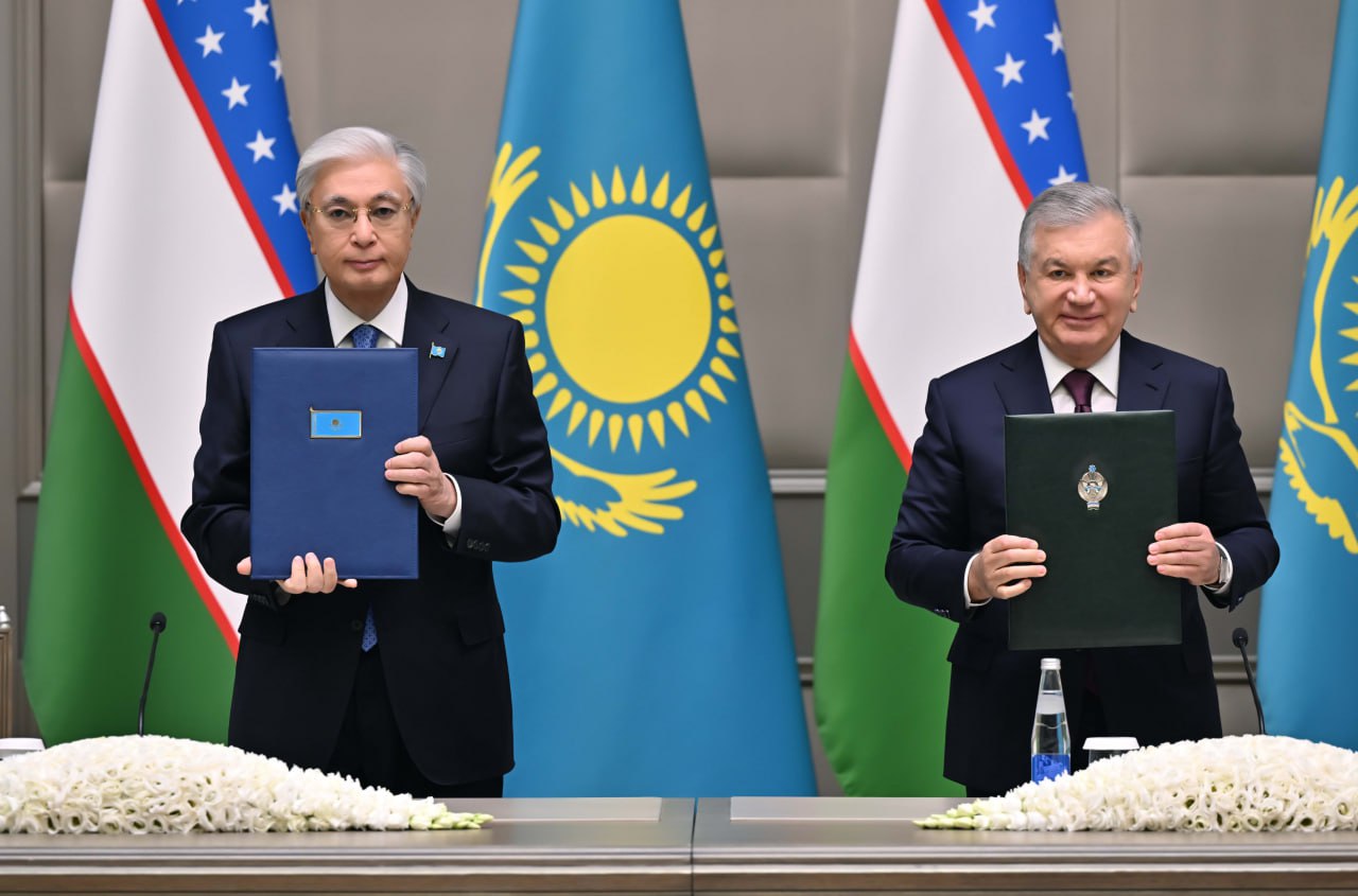 Qasym-Jomart Toqaev pen Shavkat Mırzııoev qandaı qujattarǵa qol qoıdy? 