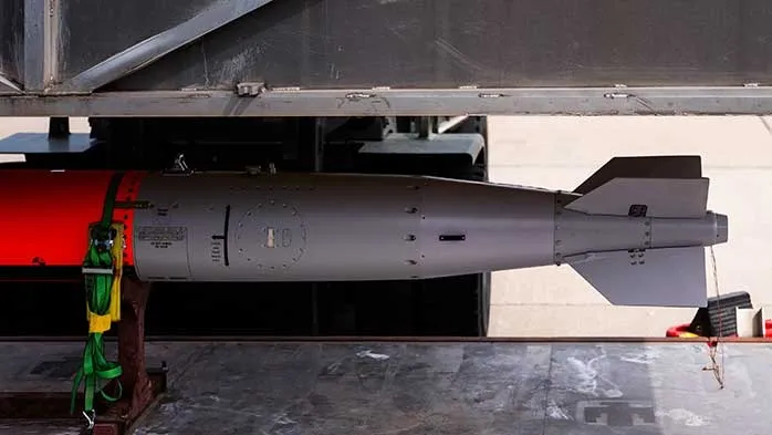 AQSh B61-12 ıadrolyq bombasyn qýatsyz nusqada synaqtan ótkizdi