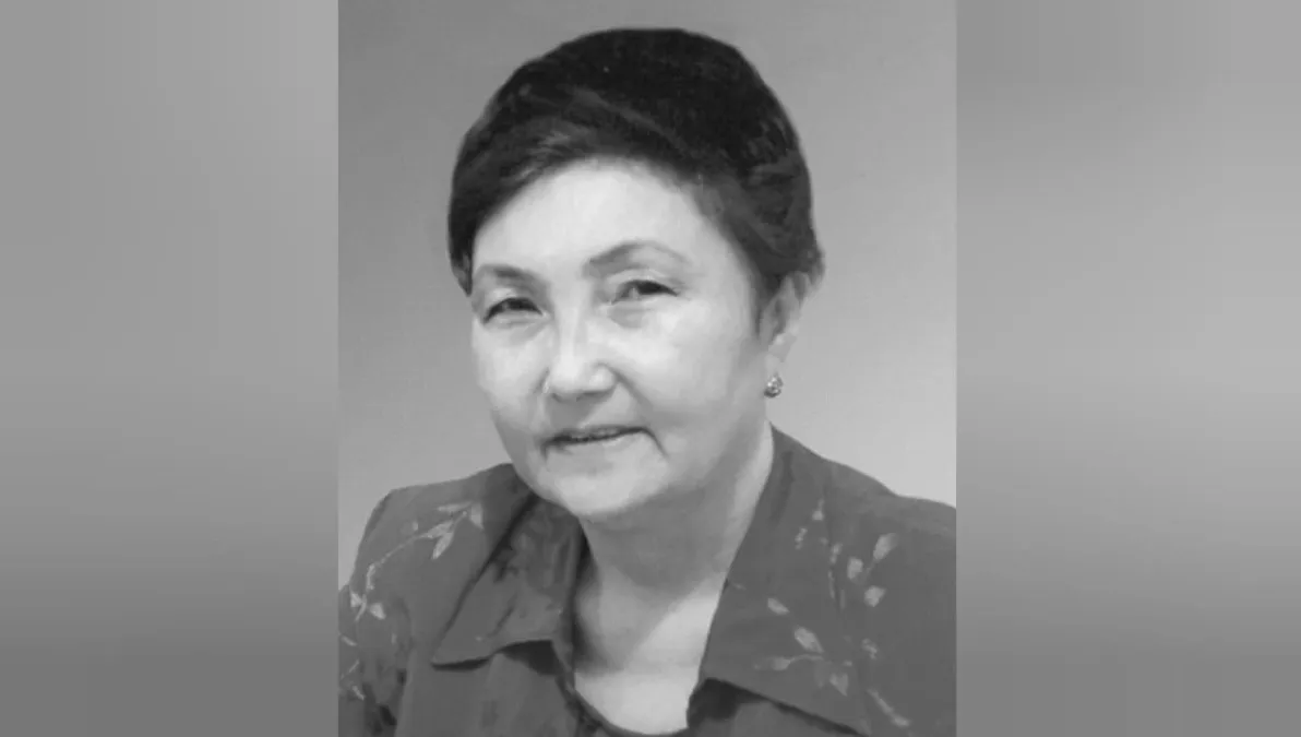 Kórnekti aqyn Kúlásh Ahmetova dúnıeden ozdy