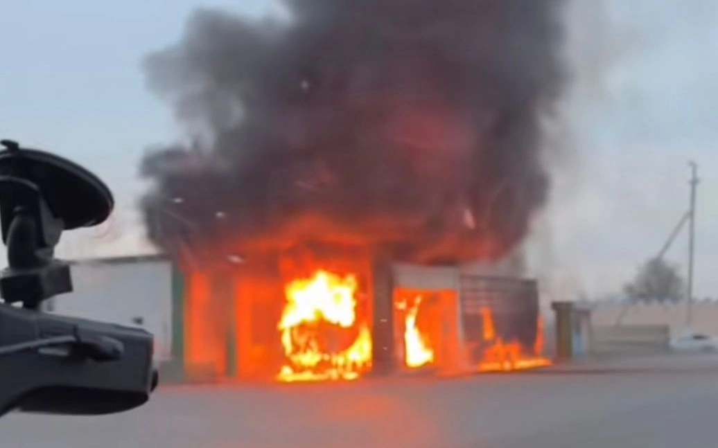 Túrkistanda janarmaı beketi otqa orandy