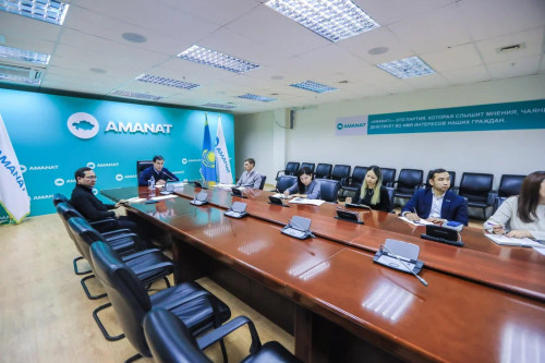 «AMANAT» partııasy shaǵyn bızneske túsetin salyq júktemesin tómendetýdi usynady