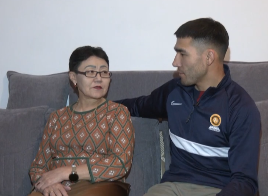 Kókshetaý turǵyny donor bolyp anasyn qutqaryp qaldy