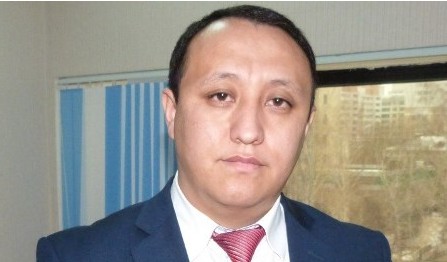 Jarqyn bolashaq talaby taýdaı jastardyń qolynda