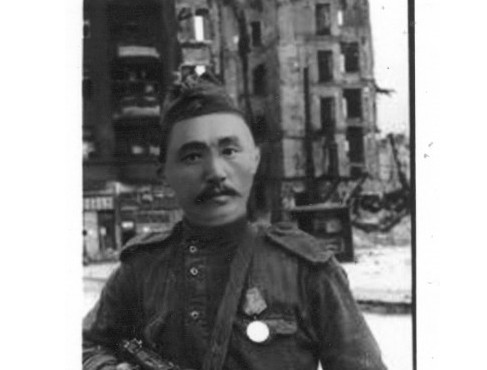 Máskeýden kelgen hat