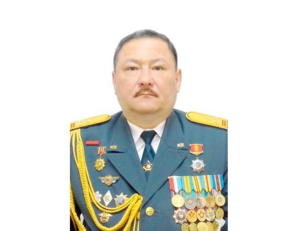 Batyr Baýyrjan ónegesine qarap boı túzep kelemin