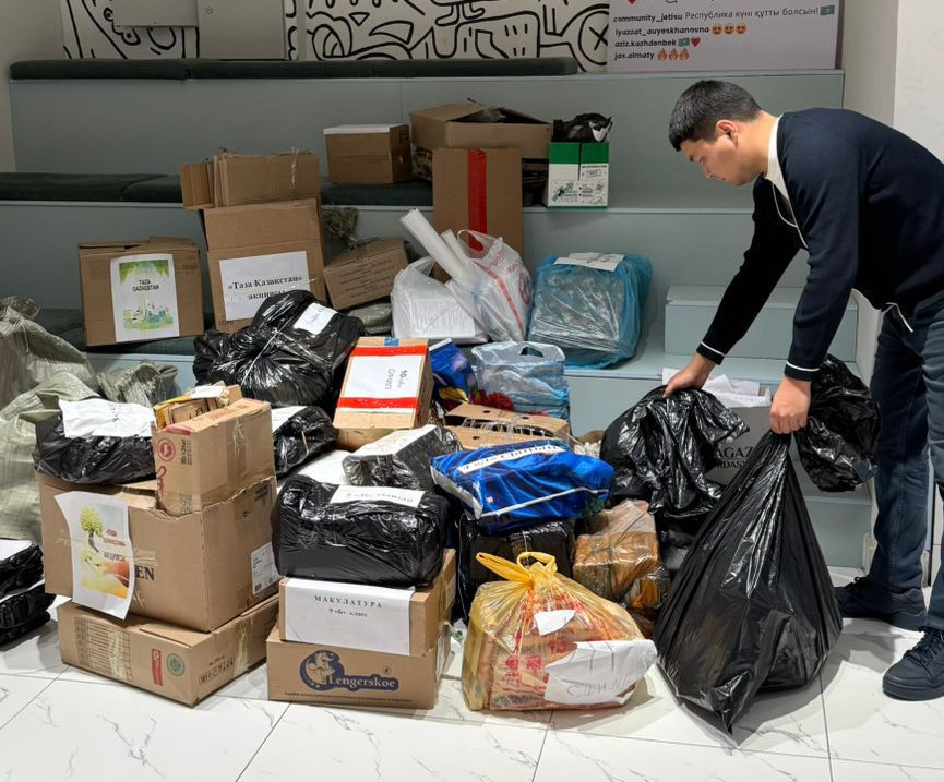 «Qaǵaz boom» ekologııalyq aksııasynda 2 tonna qaǵaz jınaldy