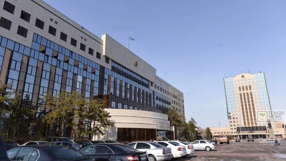 Astana ákimdigi qaıtys bolǵan feldsherdiń otbasyna kómek kórsetiletinin málim etti