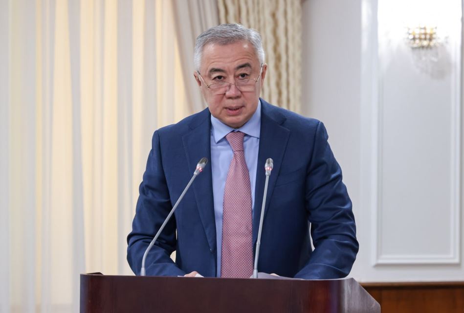 Ekonomıkany ósirý men jalaqyny joǵarylatý: Úkimet senim údesinen shyǵa  ala ma?