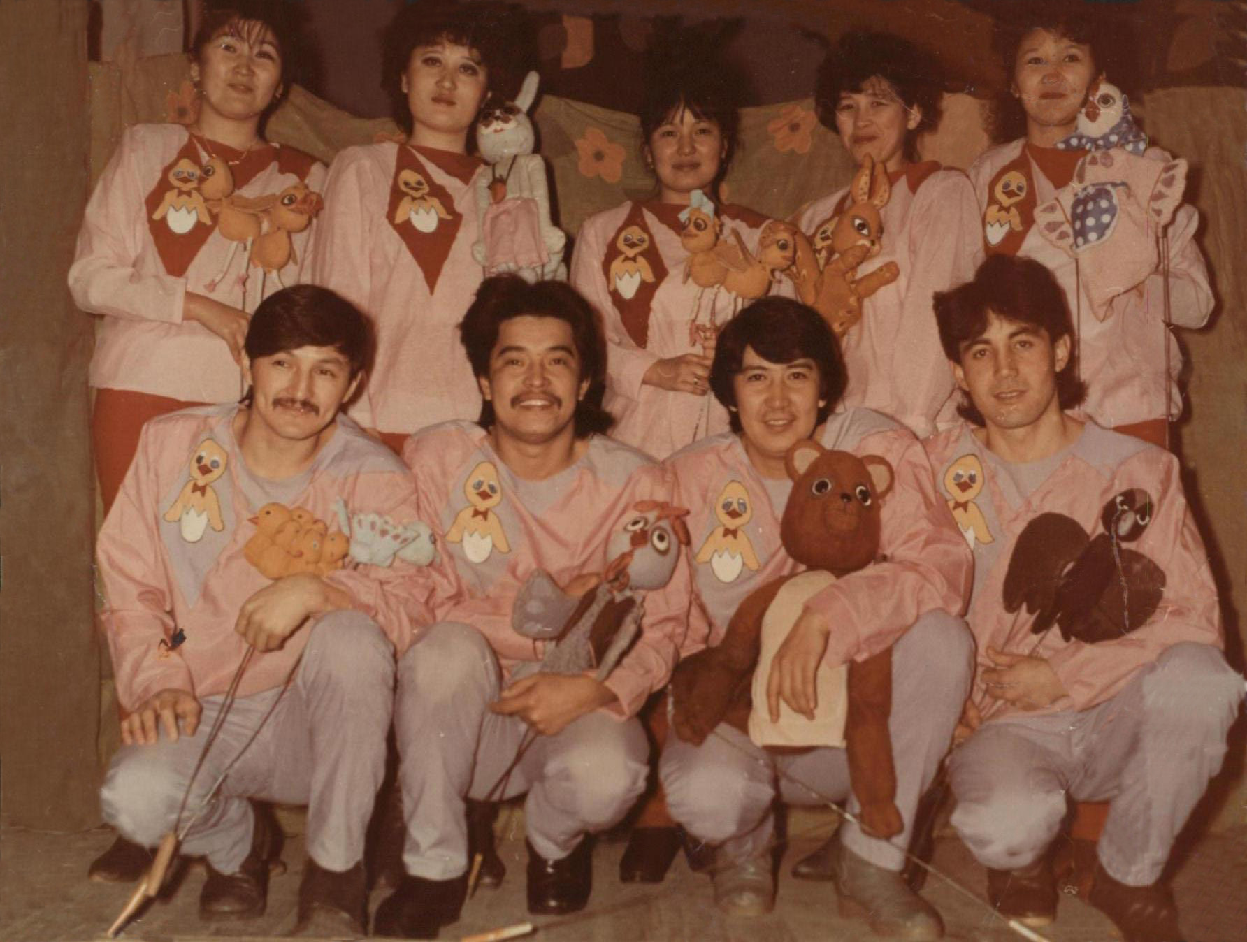 Qýyrshaq trýppasyna teatr mártebesi berilse...